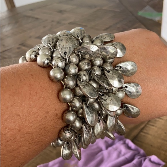 EMILY & ASHLEY JINGLE-JANGLE SILVER BEADED TEARDROPS WIDE STRETCH BRACELET 3A - Picture 1 of 3